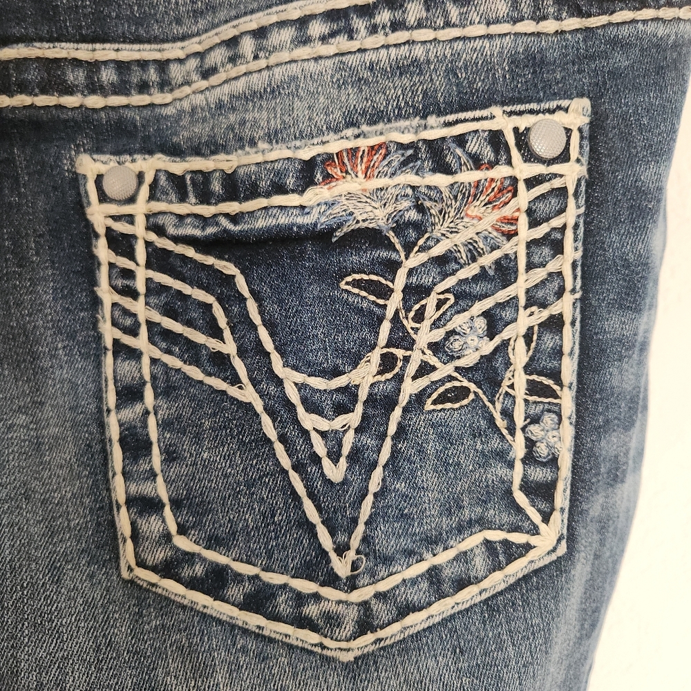 Vigoss USA Independence Day Women's Distressed Blue Cropped Jeans 3/4 24L